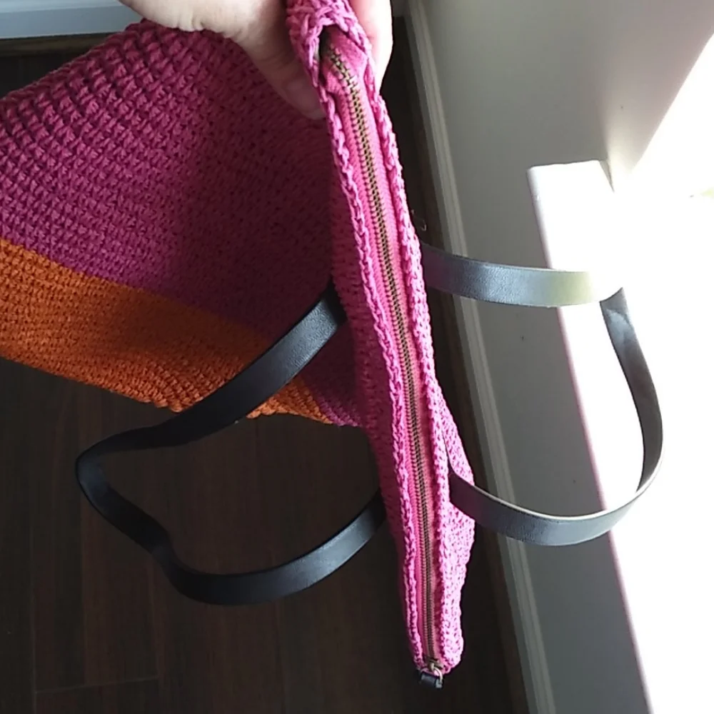 Gap pink‎ and orange crocheted bag